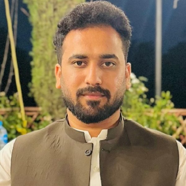 Hassaan Ahmed Khan, founder and developer of Medi eBook